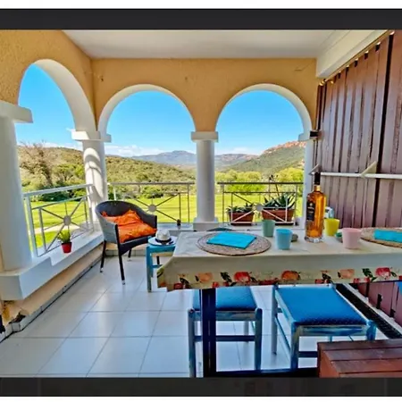 Bord De Et Piscine Lejlighed